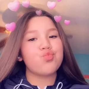 Meet your Posher, Dania